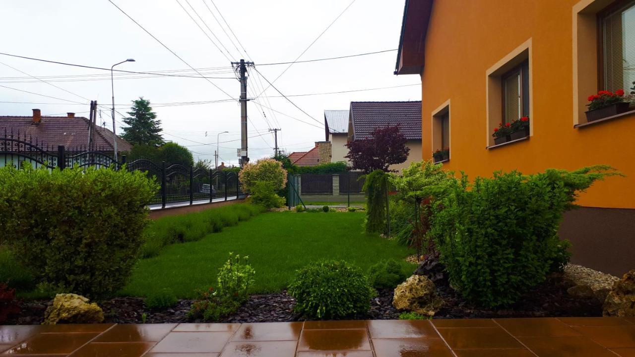 Privat Velvet Guest House Turcianske Teplice Luaran gambar