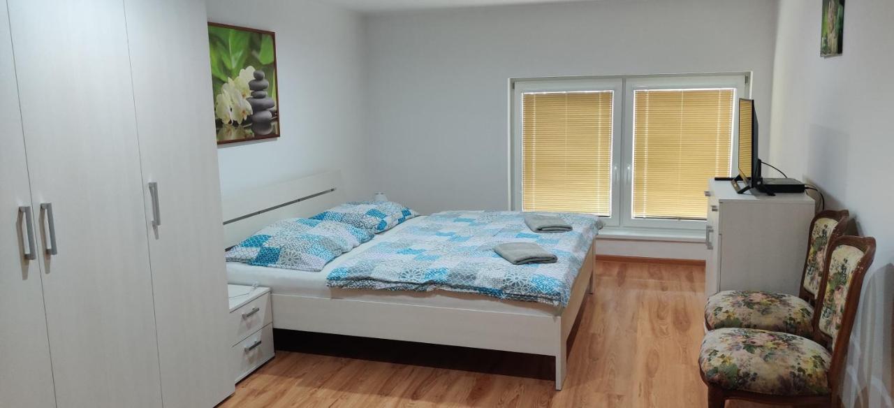 Privat Velvet Guest House Turcianske Teplice Luaran gambar