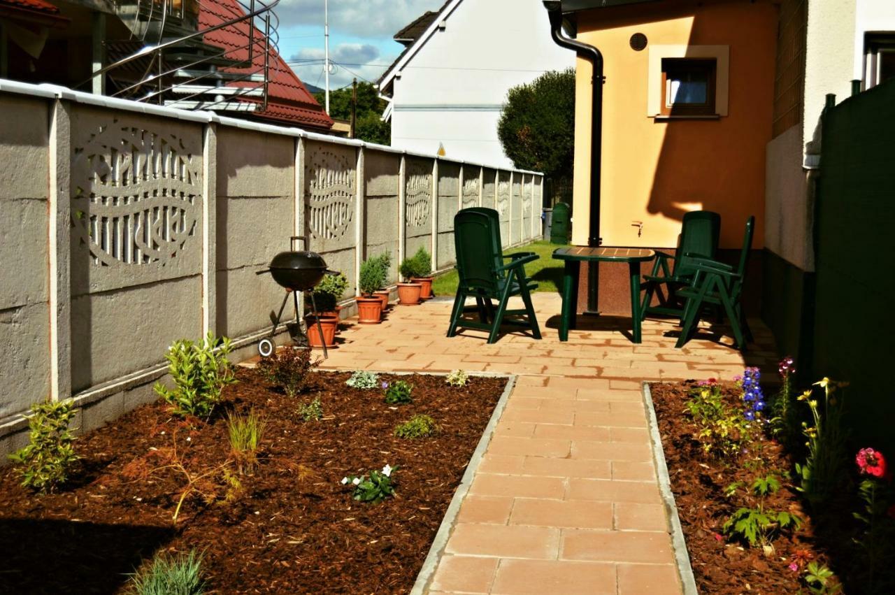 Privat Velvet Guest House Turcianske Teplice Luaran gambar